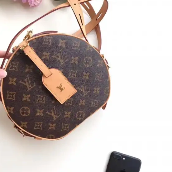 Cheap PETITE Louis CHAPEAU BOITE Vuitton 0506